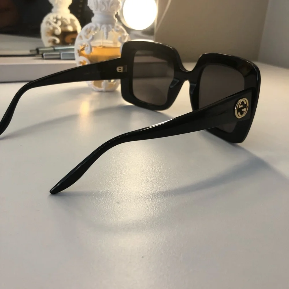 Gucci Oversized Sunglasses - Gucci GG0896S - Picture 4 of 6